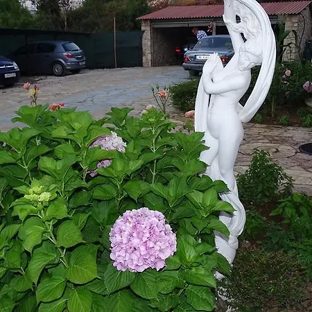Kreshta Guest house Ksamil